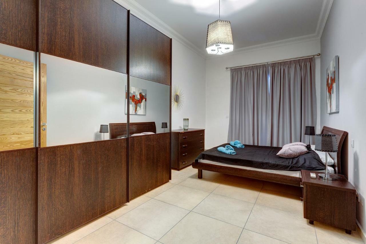 Gorgeous Apartment With Terrace In Fort Cambridge, Pool Sliema Buitenkant foto